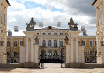 Rundale palace - Latvia Sightseeing Tour