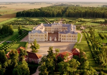 Rundale palace: Latvia Sightseeing Tour